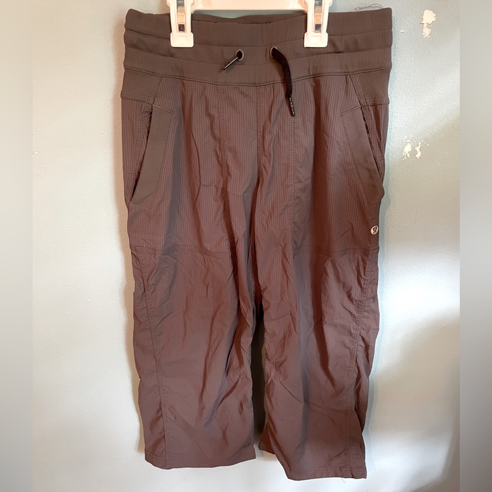 Lululemon Gray Capri pants- size 4